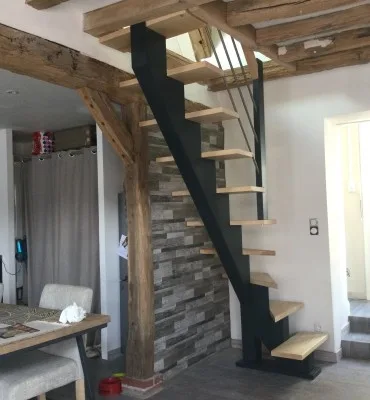 Escalier à limon central simple quart tournant gauche sur mesure dans l'Eure (27) – Escalier Eure