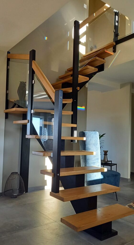 Escalier droit bois limon central sur mesure dans l'Eure (27) – Escalier Eure- Evreux